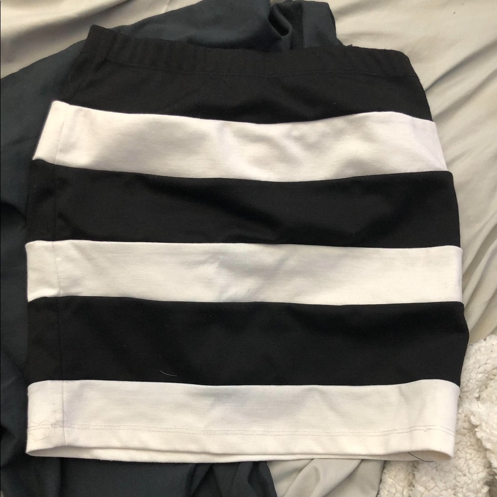 Forever 21 black and white skirt